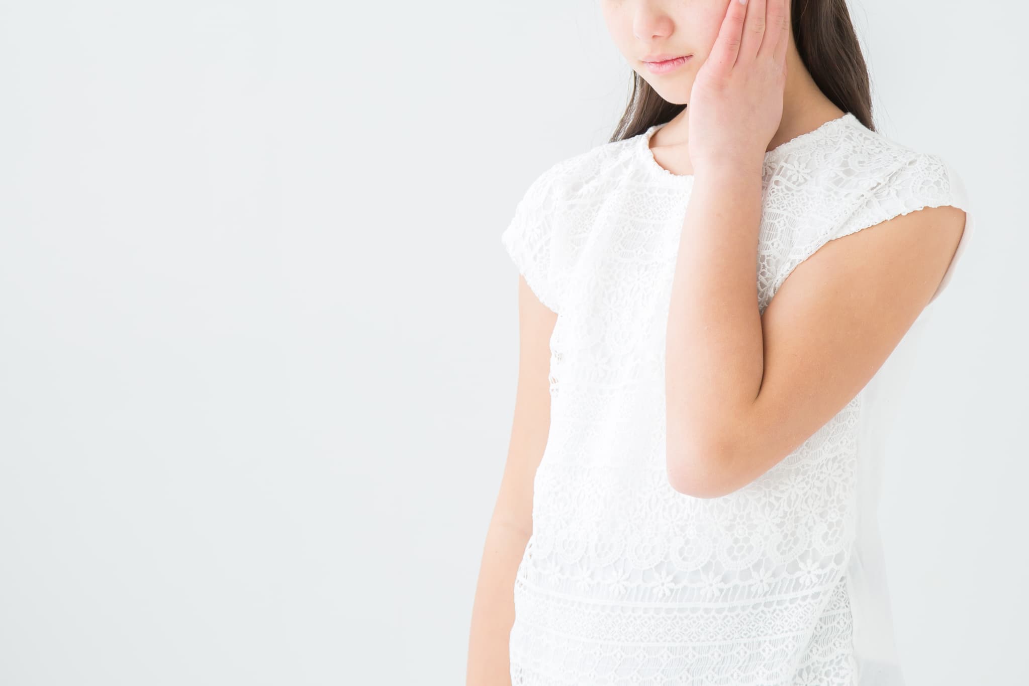 歯がしみる女の子