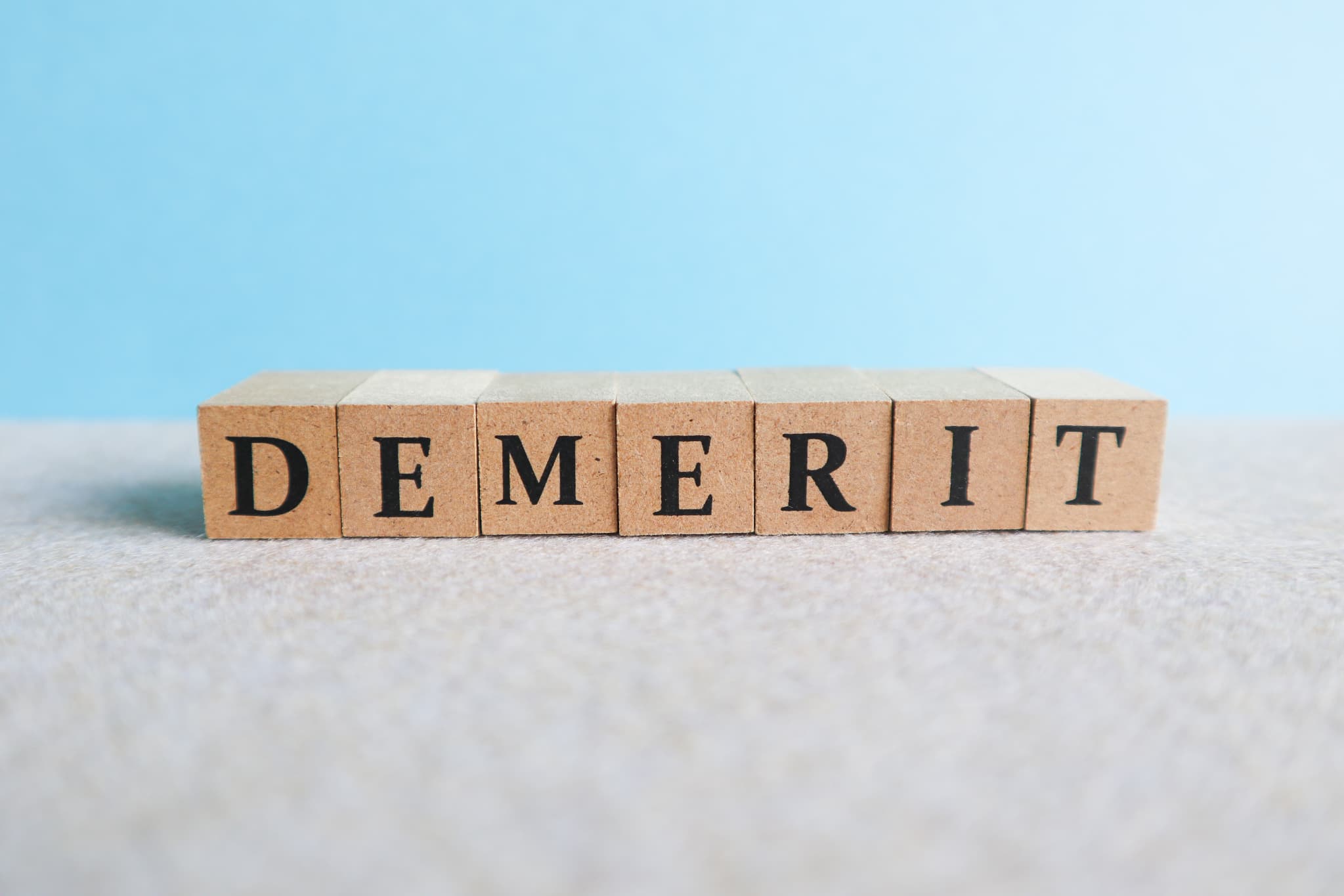 ワイヤー矯正のデメリットのイメージ