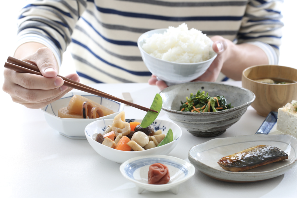 抜歯即時インプラント後の食事制限|いつから何が食べられる?